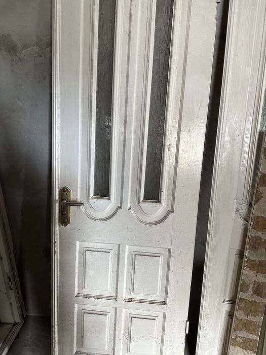 Двері дубові зі склом