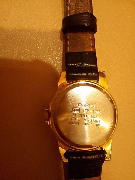 Продам старые наручные часы Чайка и Casio