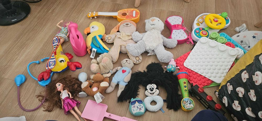 Brinquedos e andador de bebe