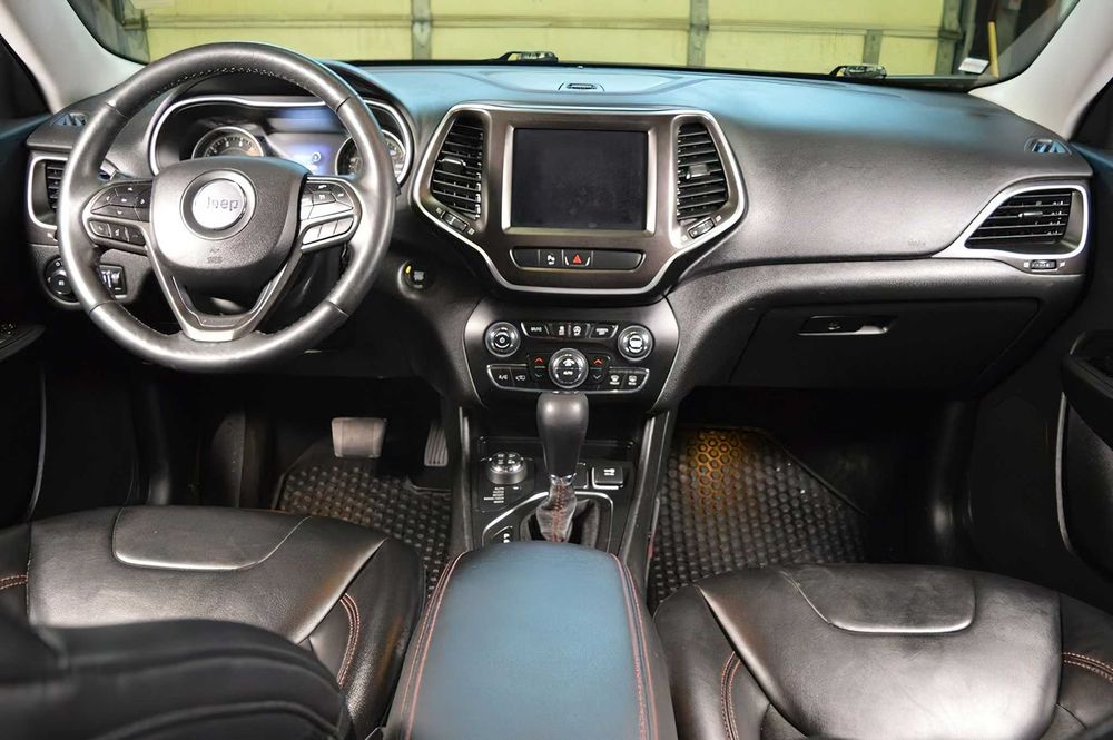 Jeep Cherokee      2019