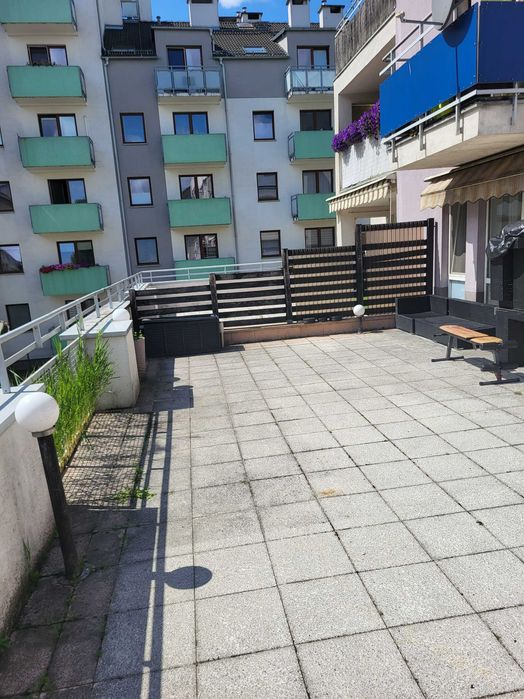 Pilnie na sprzedaż: ekskluzywne mieszkanie w centrum Słubic z dwiema łazienkami i ogromnym 60-metrowym balkonem.