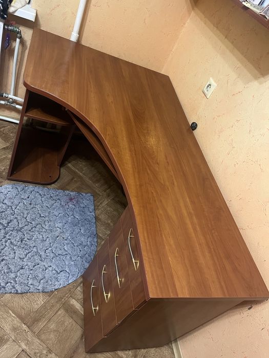 Стіл письмовий кутовий