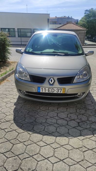 Veículo automóvel
