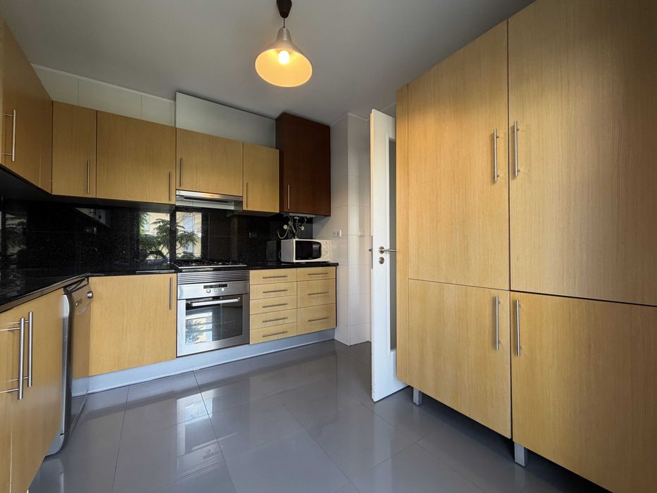Arrendo Apartamento T1 Mobilado em Santa Clara, Leiria