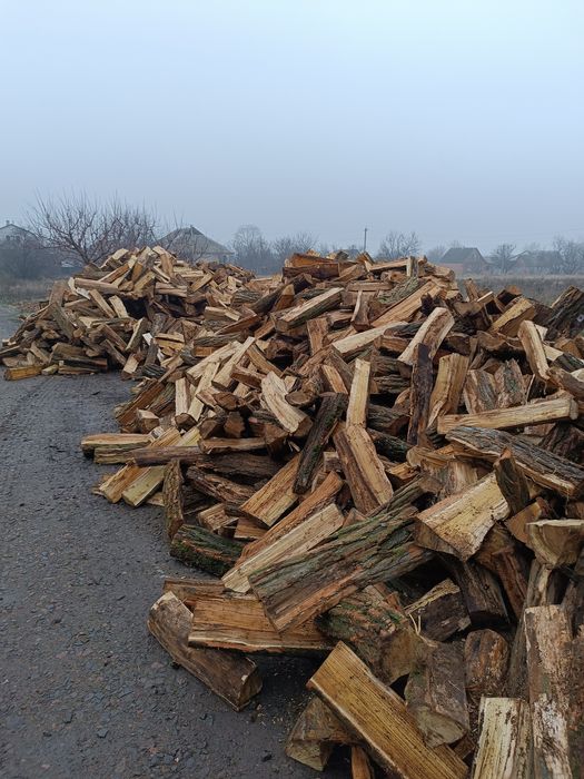 Дрова з Лісництва  тільки тведа порода(дуб, акація, ясен).