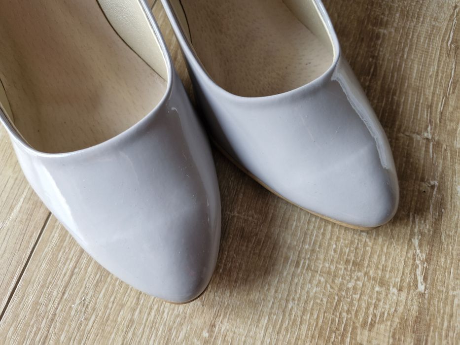 Buty na obcasie 38