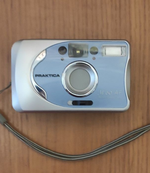 Вінтажний плівковий автоматичний фотоапарат 35 мм - Praktica M60 AF з