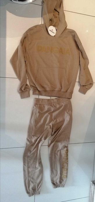 Pangaia dresy nude balmain nie  nie la mania gucci