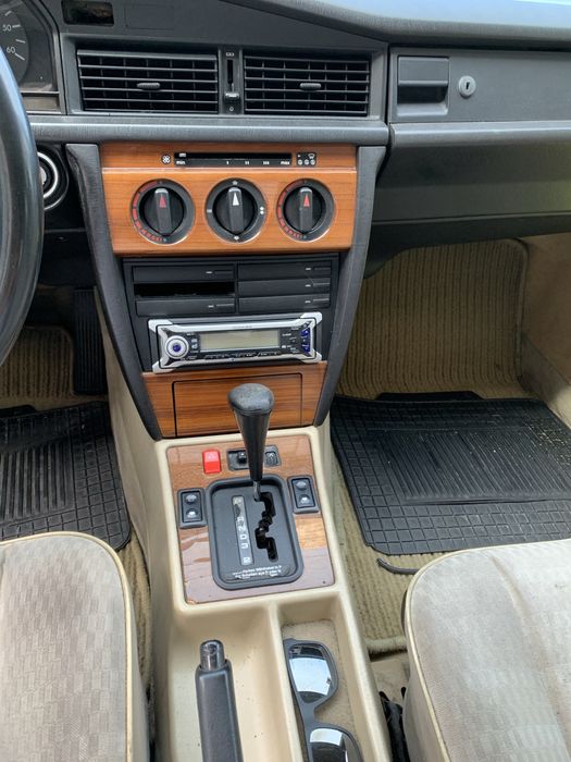 Mercedes benz 190D 2.5