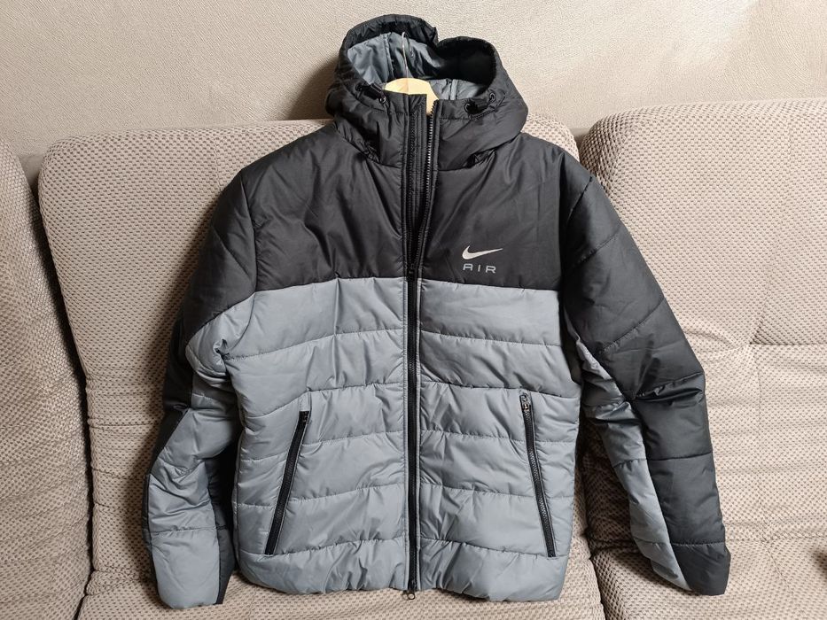 Продам куртку Nike(р.М)
