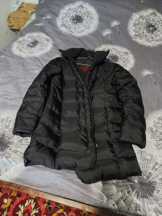 Пуховик жіночій.