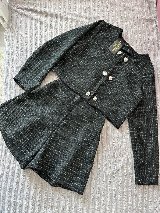 Твідовий костюм шорти та жакет