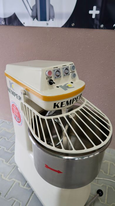 Тестомес для Пекарни и кондитерки Kemper Sp15  с Германии