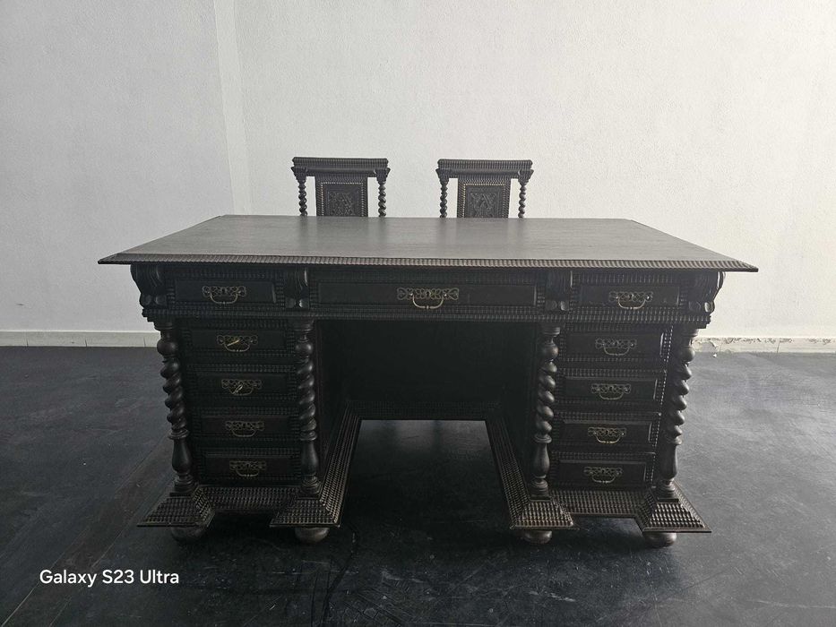 Secretária completa de Advogado com 2 cadeiras e estante.