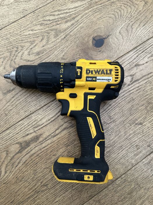 Шуруповерт Dewalt DCD778