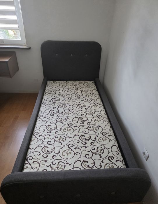 Łóżko 90x200 z materacem