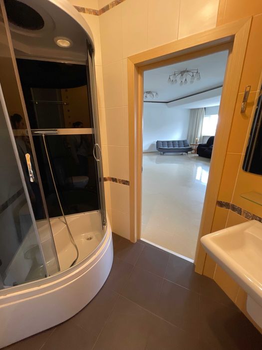 Будинок 450м2 біля печерської школи