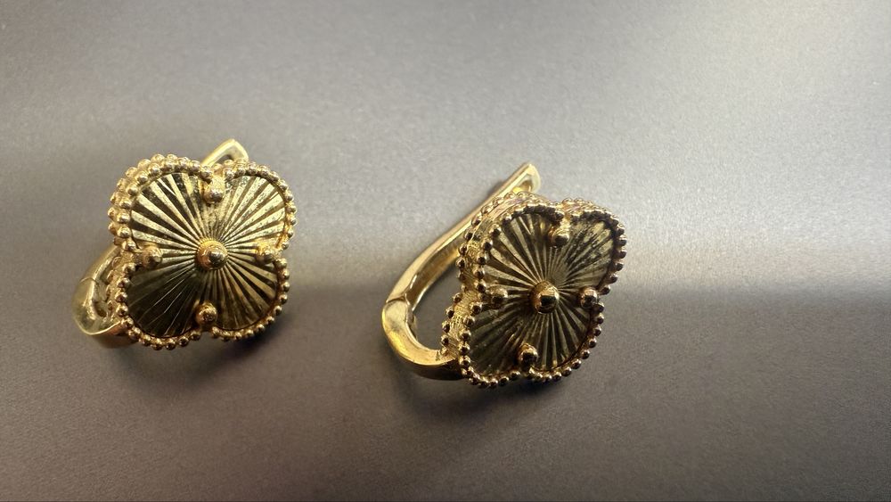 Piękne kolczyki stylizowane ns Van Cleef & Arpels – Alhambra 585 4g
