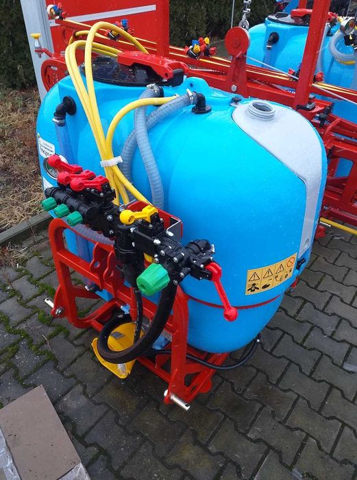 Opryskiwacz polowy zawieszany wersja ciagany