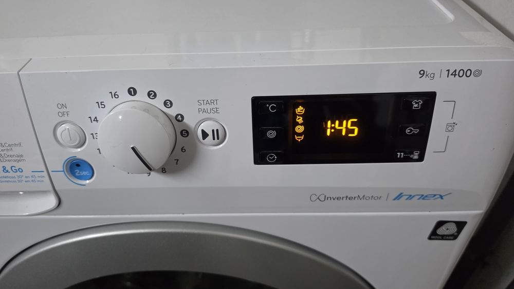 Maquina de lavar roupa Indesit de 9kg 1400rpm