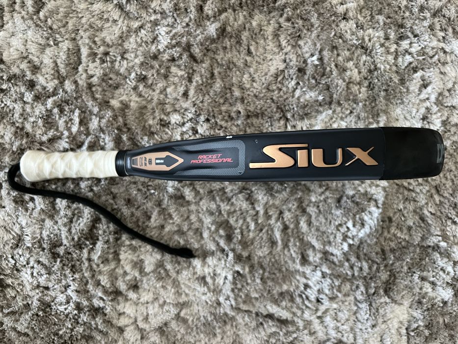 Raquete Padel SIUX Pegasus Revolution – Carbono