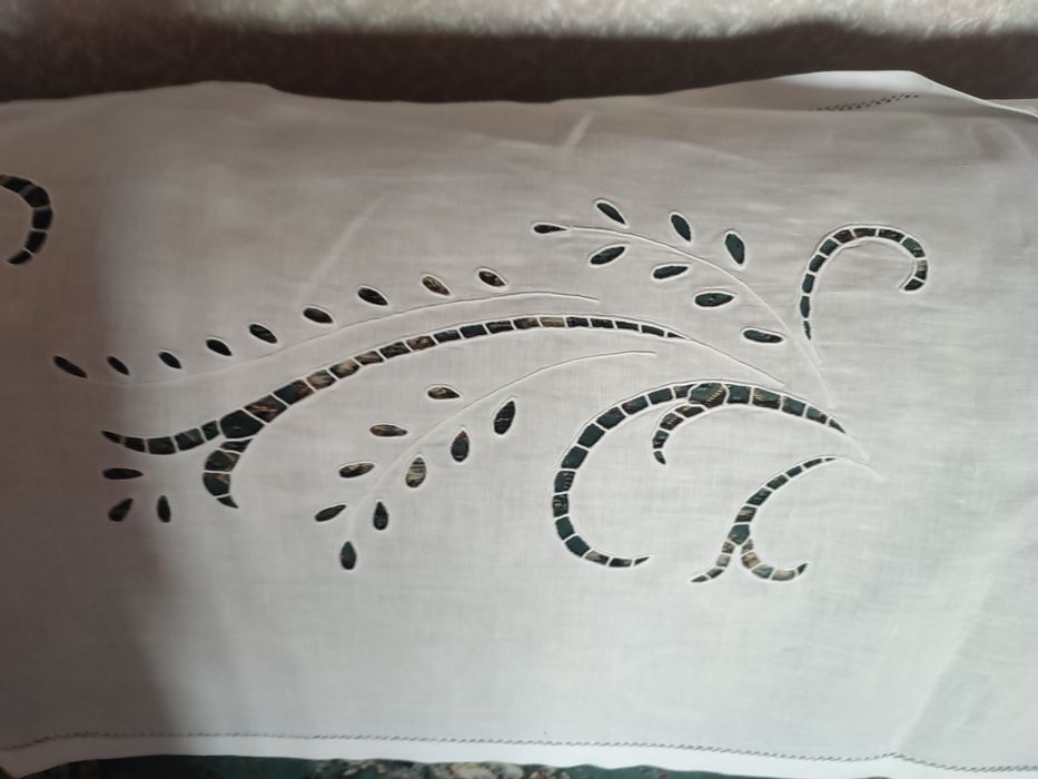 Продаю   покрывало.микрофибра. И 2 пледа