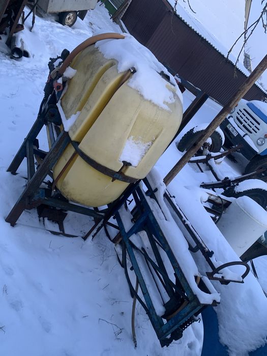 Продам навісний обприскувач