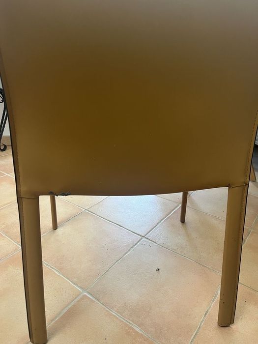 Cadeira / Poltrona Cassina Cab 413 (Mario Bellini) – Adquirida na ÁREA Store