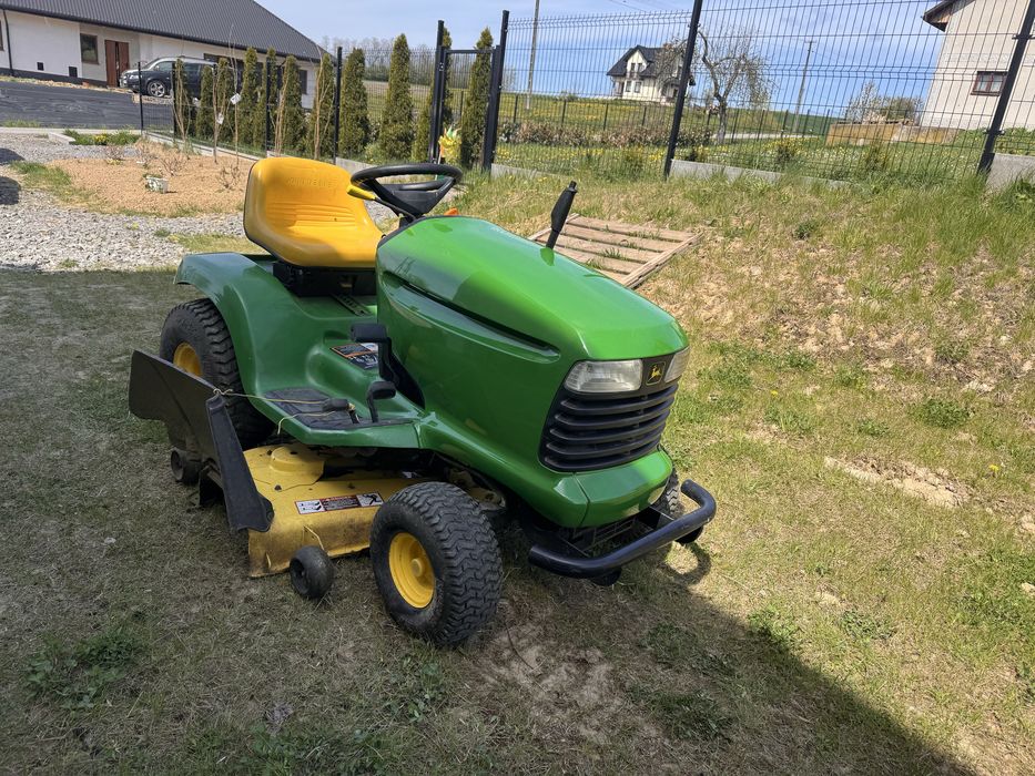John Deere Lt166