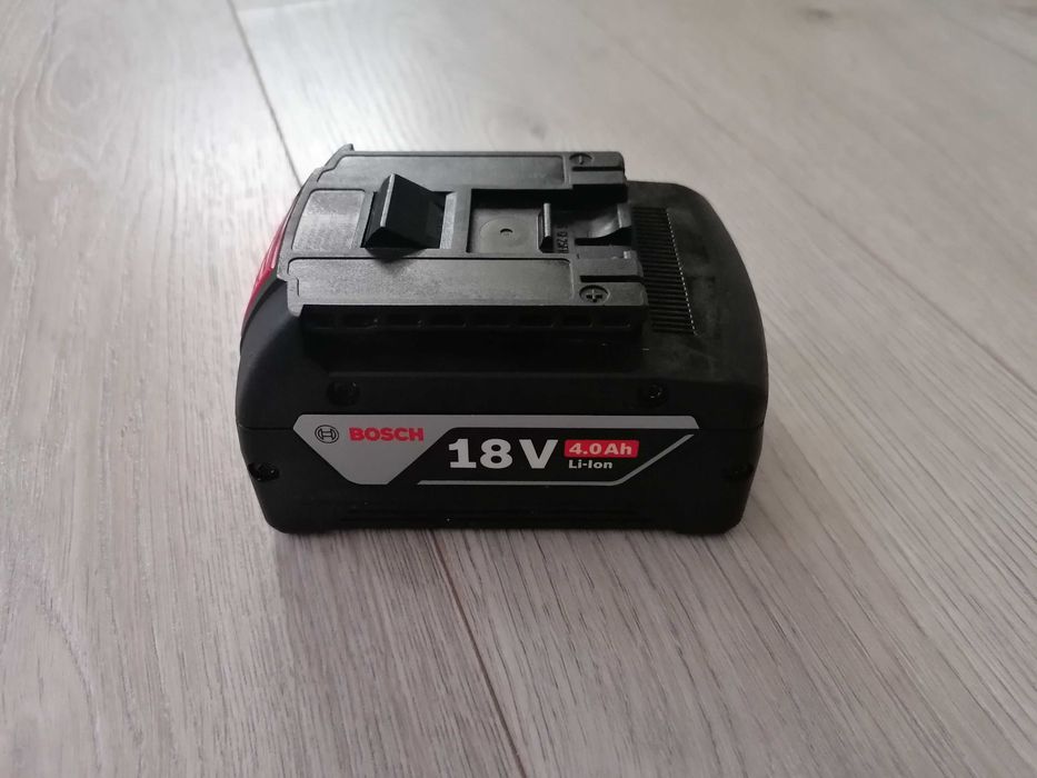 Bosch Akumulator Bateria 18V 4.0Ah  GBA  Professional - nowa seria  08/2025