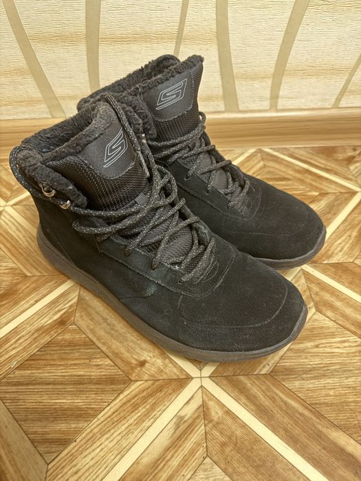 Продам ботиники зима Скетчерс оригинал