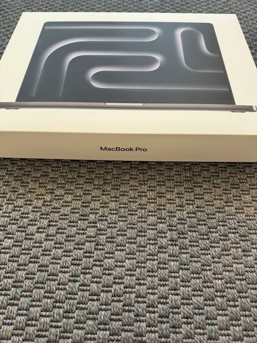 NOVO Macbook Pro 16 Preto - M5 Max - 36GB 2TB - Space Black