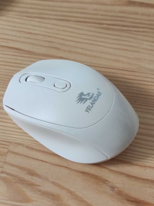 Миша комп'ютерна бездротова біла