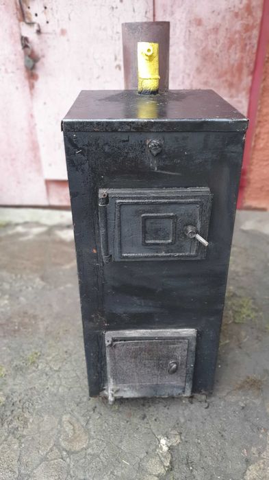 Котел твердо-паливний