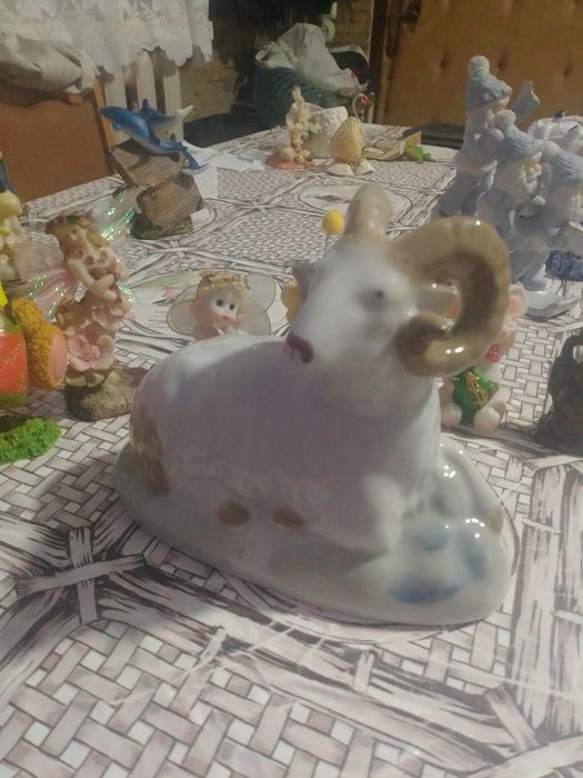 Продам статуэтки