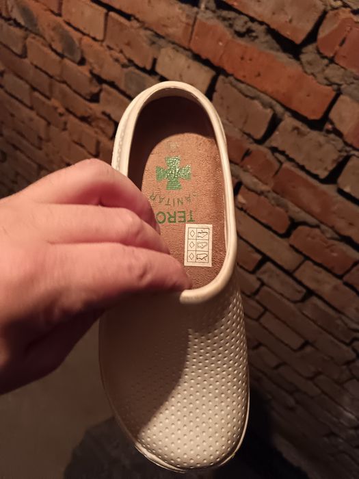 Klapki medyczne Tero nowe 40