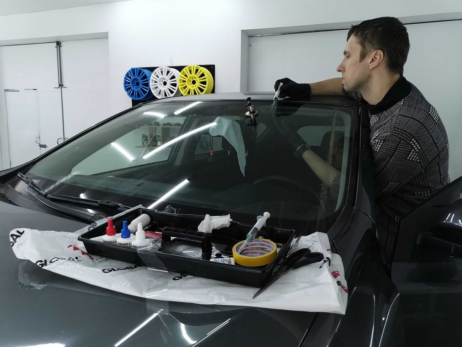 Ремонт сколов и трещин на лобовом стекле - Авто / мото послуги Харків ...