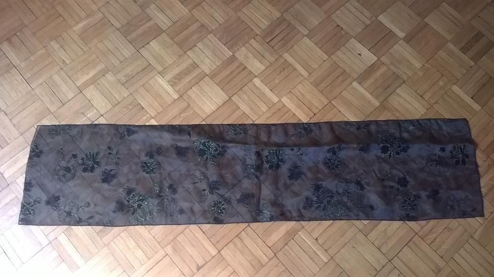 suknia wieczorowa czarna w złote refleksy