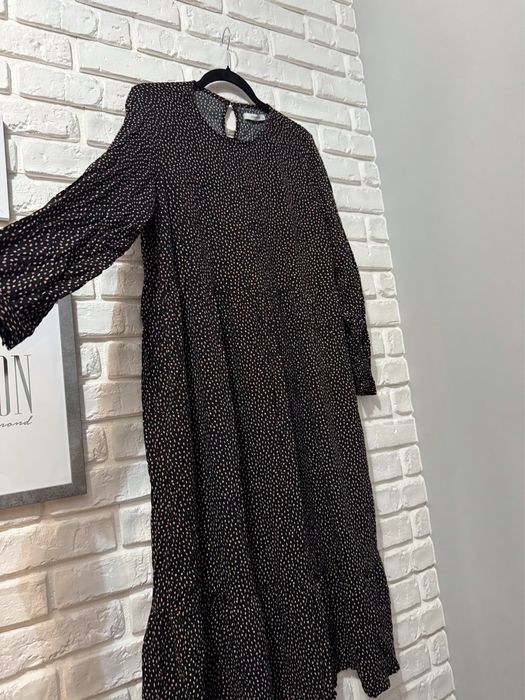 Wzorzysta sukienka midi Reserved