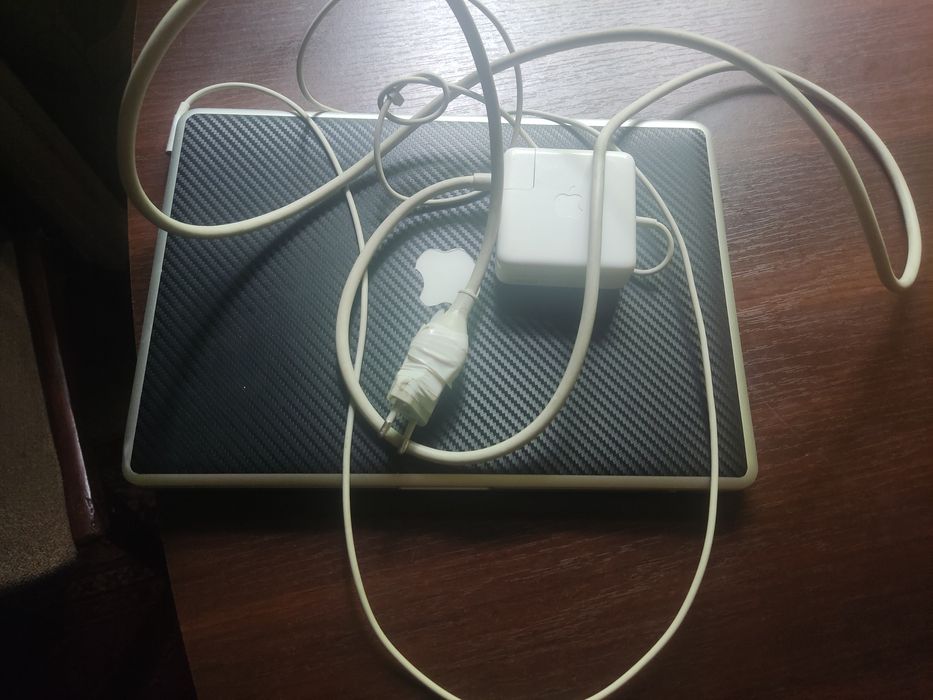 Продам MacBook Pro.