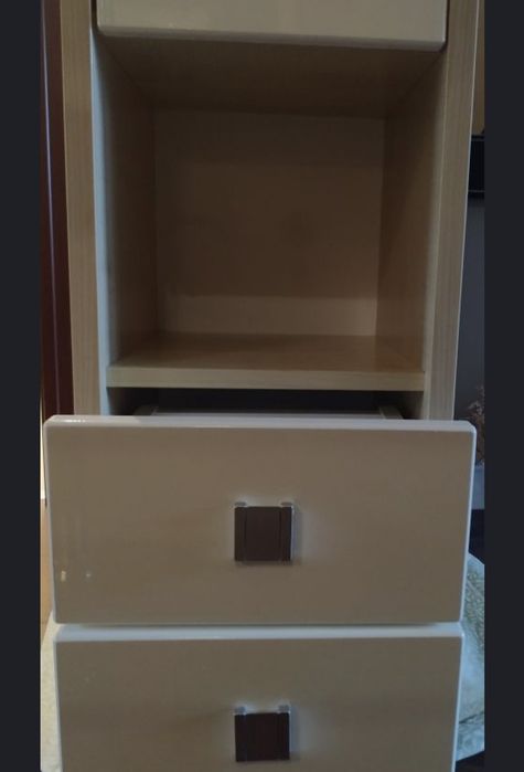 Szafka słupek do łazienki wisząca super design