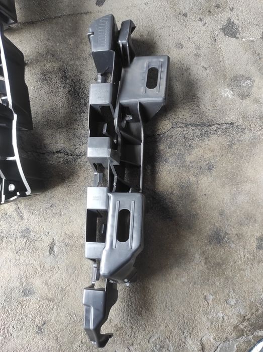 Guia pára choques Citroen C4 04-*KIT suportes pára choques FRT(DRT/ESQ