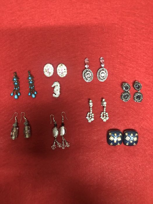 Conjunto de brincos variados