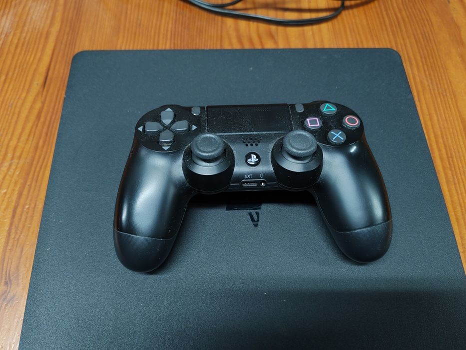 Vendo PS4 Slim- Bom Estado