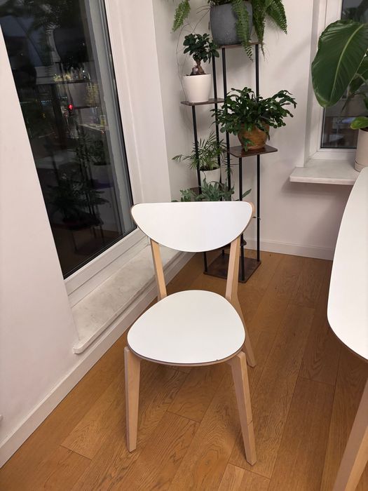 Nowoczesny stół + 4 krzesła