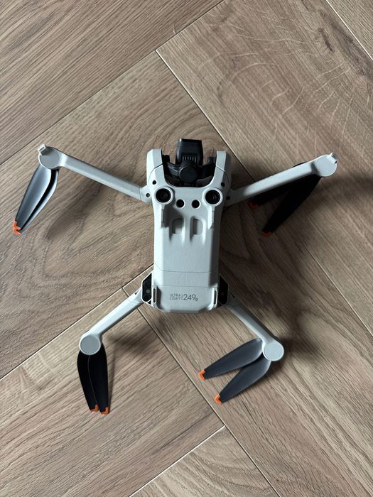 DJI Mini 3 Pro \+ DJI RC \+ bateria \+ etui – komplet