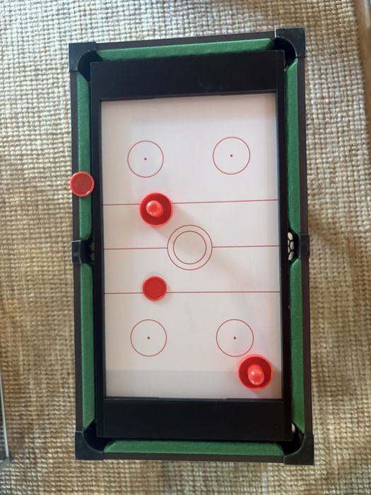 Mesa de jogos para criança (4 em 1)