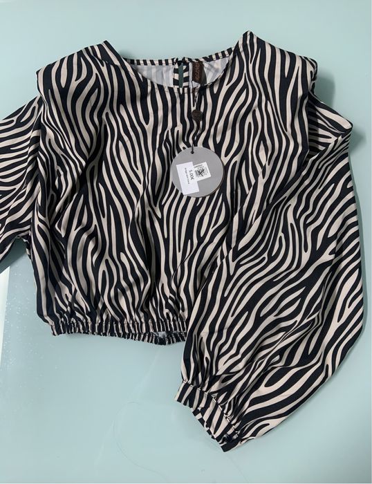 top zebra ~ relinea