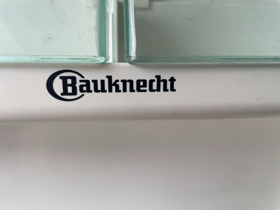 Середній холодильник (Італія) Bauknecht KVC 2456/2