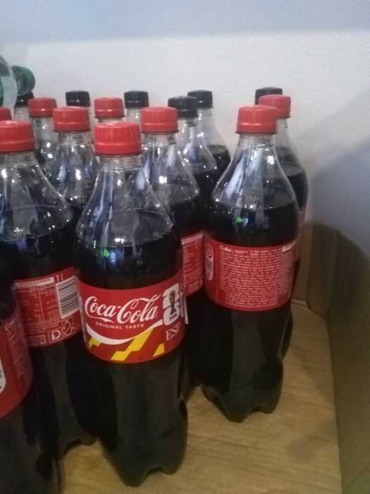 Odsprzedam napój coca cola w opakowaniach 1l